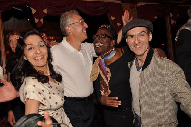 min 2011 11 19 pub 098